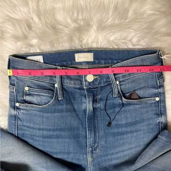 NWT Mother The Mid Rise Dazzler Crop Fray in ‘Blowing Kisses.’